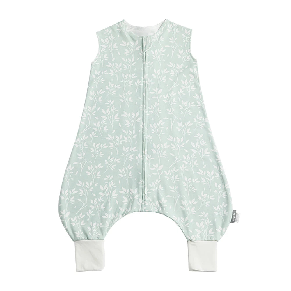 Gigoteuse été 1–6 ans – Coton 100%, légère et respirante
Conçue pour accompagner les nuits d'été de vos enfants, cette gigoteuse-jumpsuit légère combine confort, sécurité et liberté de mouvement. Avec son tis
