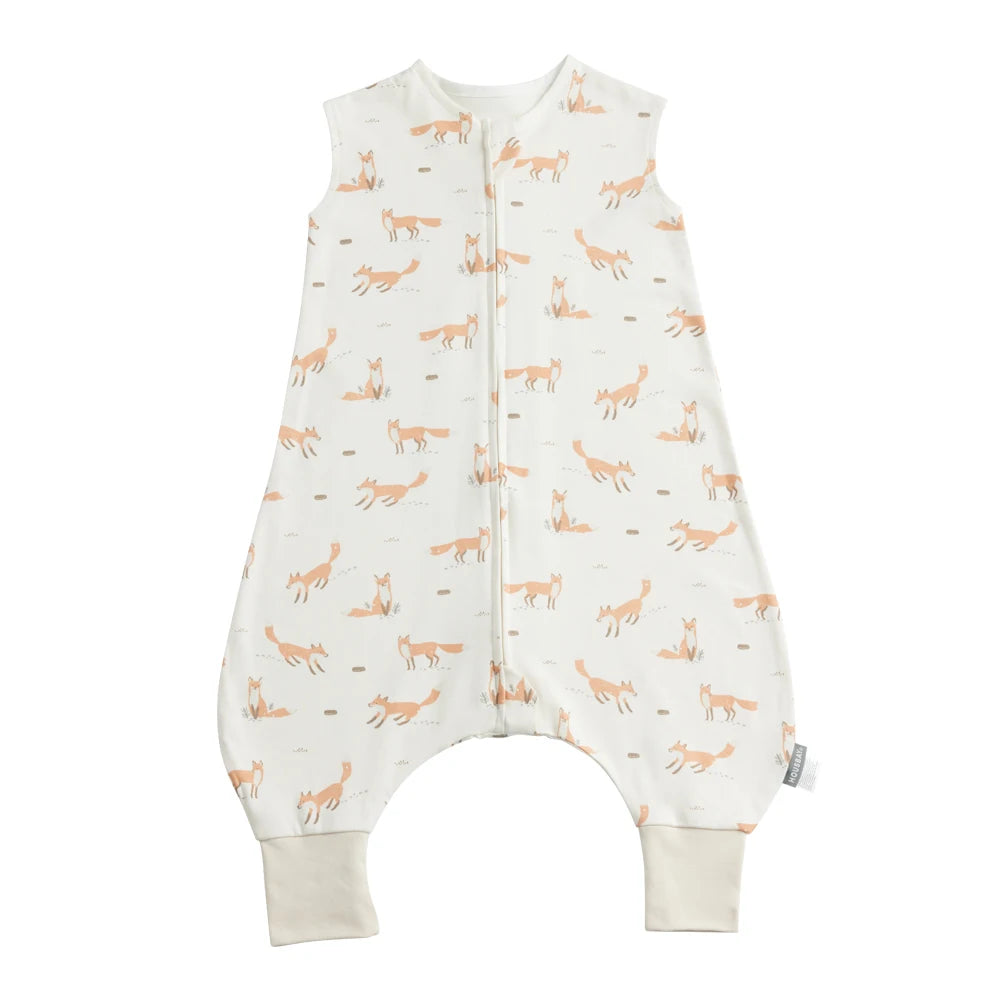 Gigoteuse été 1–6 ans – Coton 100%, légère et respirante
Conçue pour accompagner les nuits d'été de vos enfants, cette gigoteuse-jumpsuit légère combine confort, sécurité et liberté de mouvement. Avec son tis