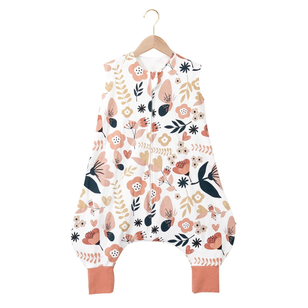 Gigoteuse été 1–6 ans – Coton 100%, légère et respirante
Conçue pour accompagner les nuits d'été de vos enfants, cette gigoteuse-jumpsuit légère combine confort, sécurité et liberté de mouvement. Avec son tis