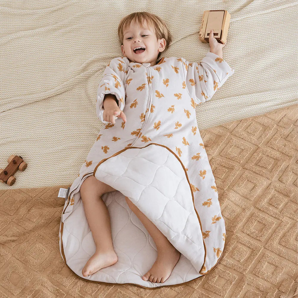 Gigoteuse d’été pour nouveau-né (0–6 mois) – Sac de couchage bébé sans manches, léger, respirant et doux. Idéal pour les nuits chaudes, la maternité, le change facile et offrir un maximum de confort et de sécur