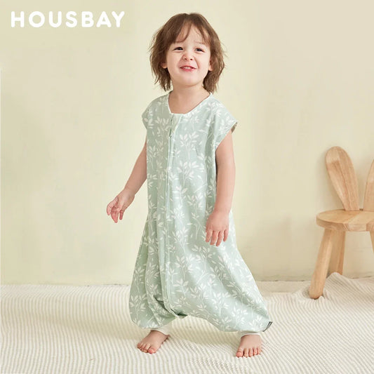 Gigoteuse été 1–6 ans – Coton 100%, légère et respirante
Conçue pour accompagner les nuits d'été de vos enfants, cette gigoteuse-jumpsuit légère combine confort, sécurité et liberté de mouvement. Avec son tis