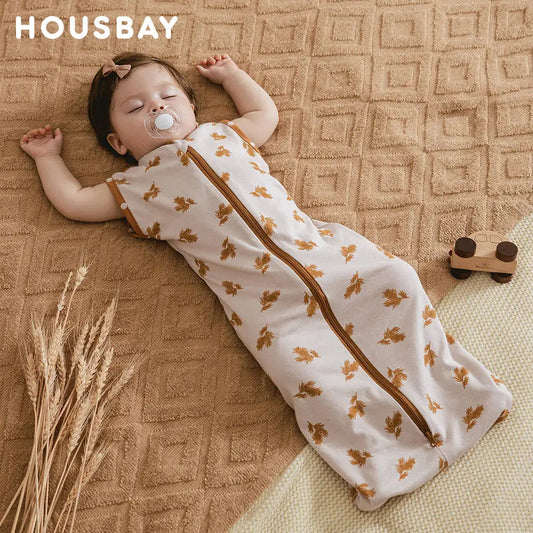 Gigoteuse d'été nouveau-né – Coton doux, sans manches et pratique pour le change
Offrez à votre bébé un sommeil confortable et sécurisé grâce à cette gigoteuse légère et respirante. Conçue pour les nouveaux-né