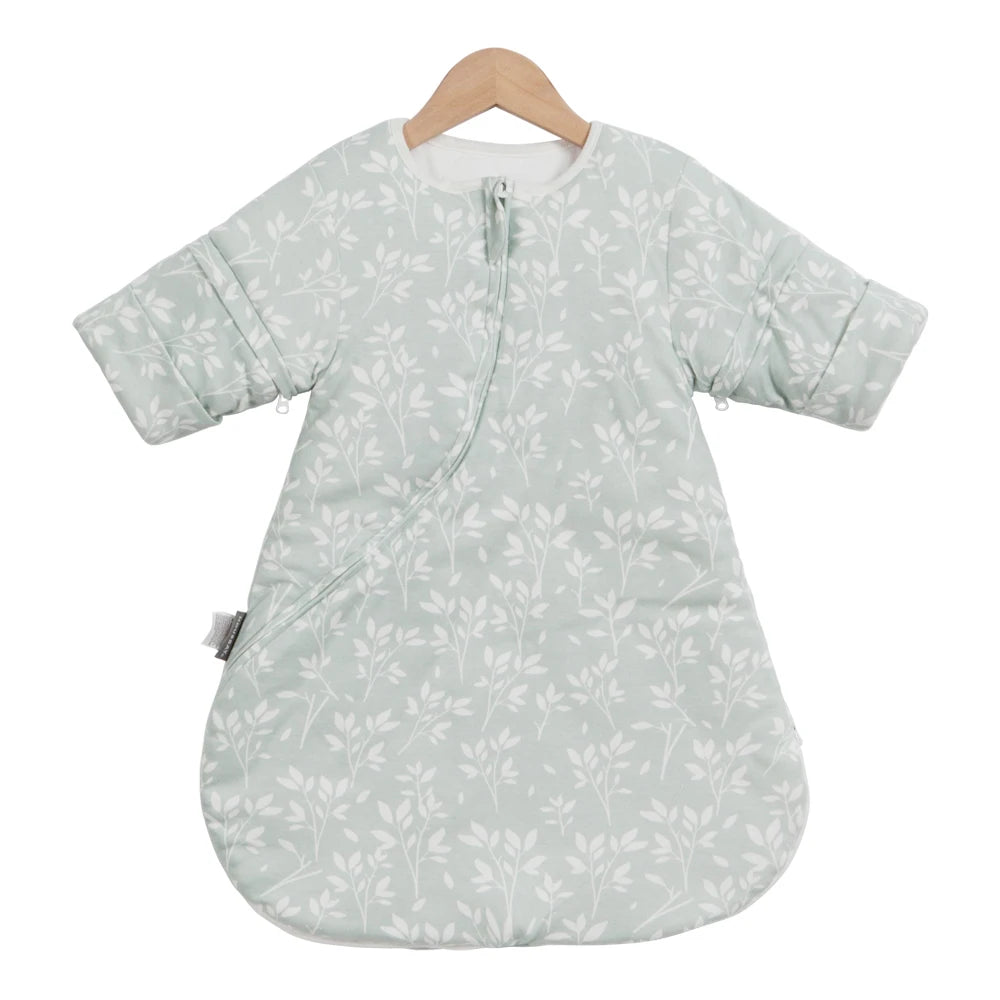 Gigoteuse d’été pour nouveau-né (0–6 mois) – Sac de couchage bébé sans manches, léger, respirant et doux. Idéal pour les nuits chaudes, la maternité, le change facile et offrir un maximum de confort et de sécur